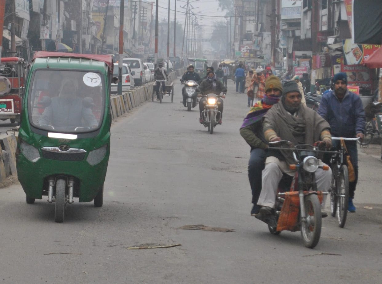 Suryadev was not seen, people shivered by the icy wind