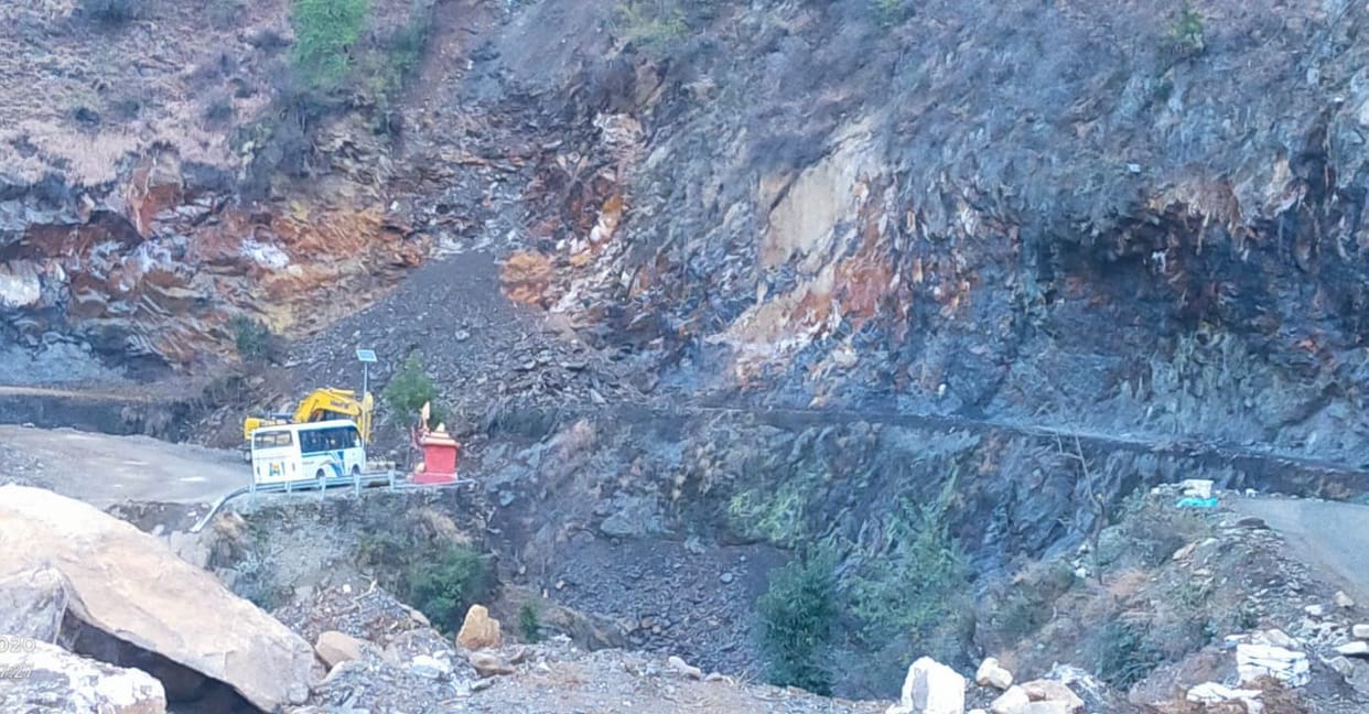 Roads no electricity restored, even on the fifth day life is in jeopardy