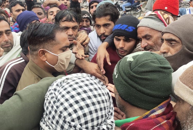 Urea shortage: Farmers block in Pillukheda, uproar in Narwana