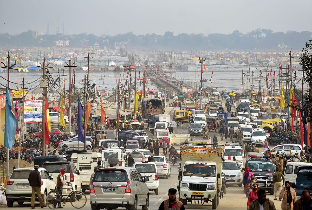 paush purnima 2022 today prayagraj ganga snan corona cases found Five infected people found on the sand of Sangam blown their senses