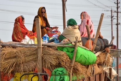 Prayagraj: Devotees take holy dip as faith confluence on Ganga-Yamuna coast