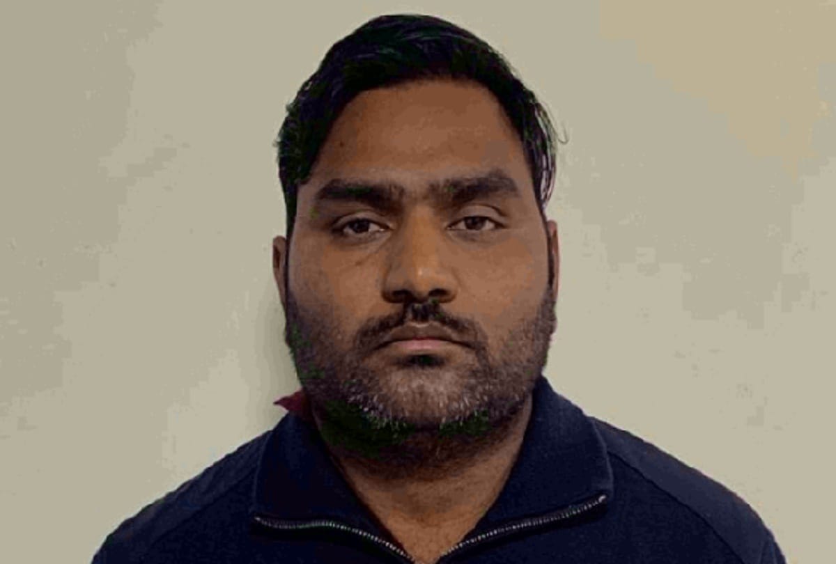 BSF commandant arrested along with sister and wife for cheating of 125 crores