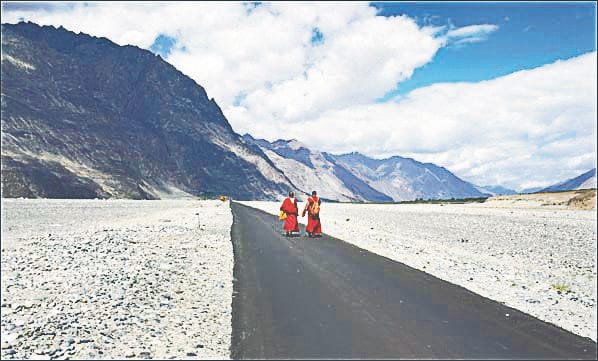 Preparations begin to strengthen the army on the China border