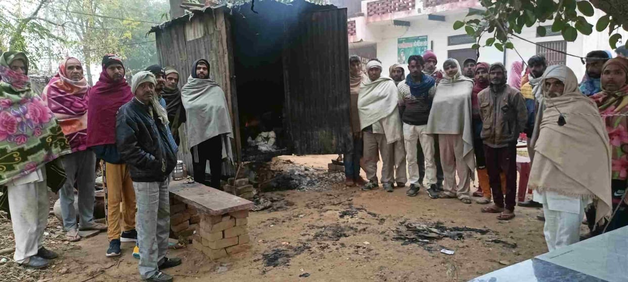 Fire in the grocery kiosk due to unknown reasons, burnt goods