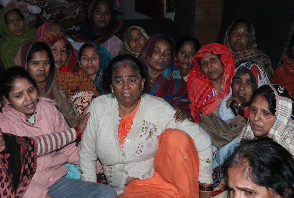 Jai Prakash was about to buy a property in Lucknow DLF City for 70 lakhs