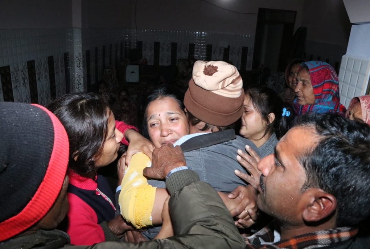 Jai Prakash was about to buy a property in Lucknow DLF City for 70 lakhs