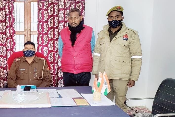 mafia don Munna Bajrangi younger brother arrested in jaunpur  non bailable warrant was issued against him
