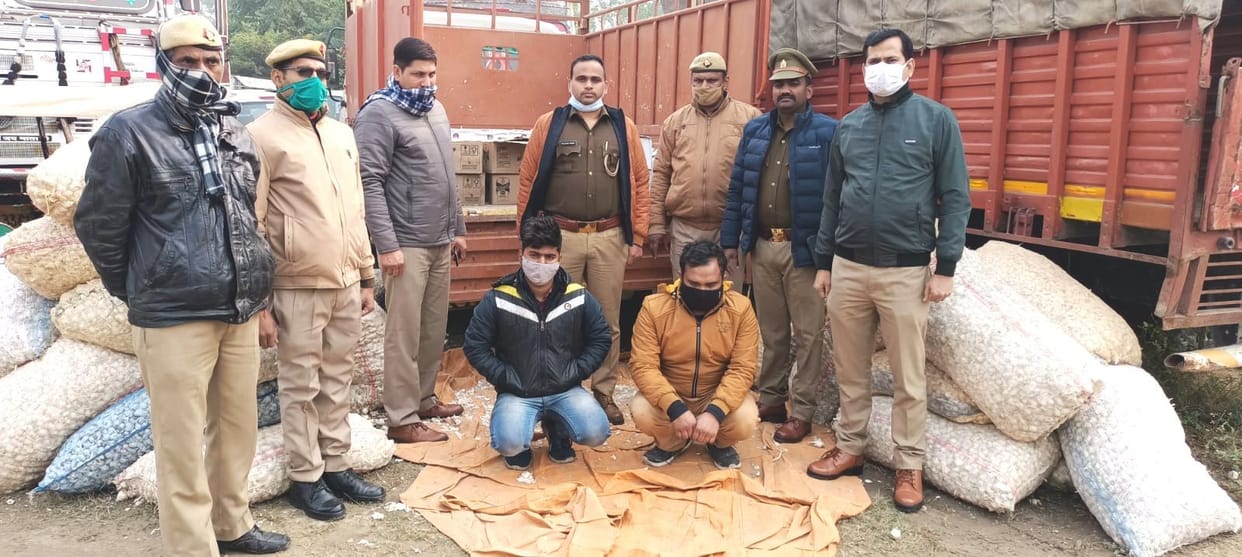 Liquor smuggling hidden in garlic sacks to serve in elections
