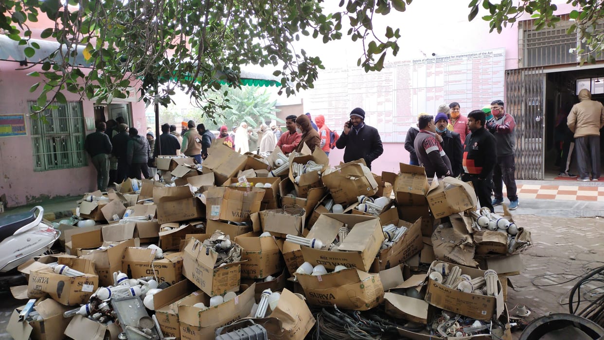 People from Punjab, Delhi to bid for junk, after waiting for two hours, EO got canceled