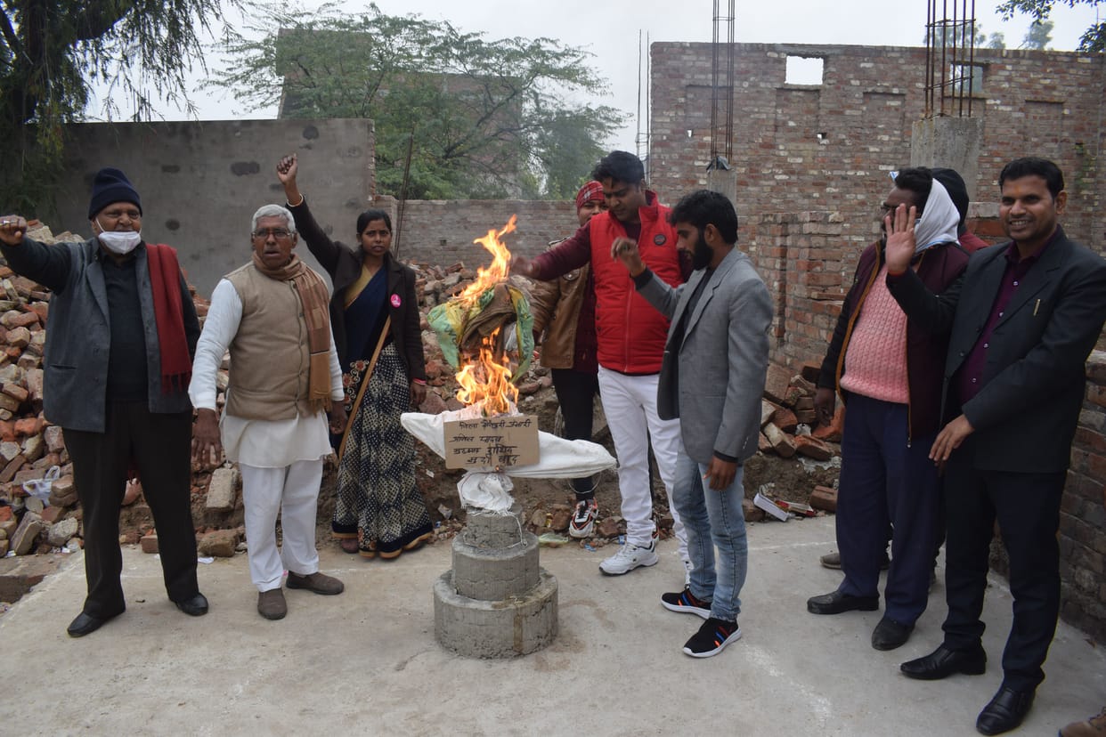 Opposition to Congress's Karhal candidate begins