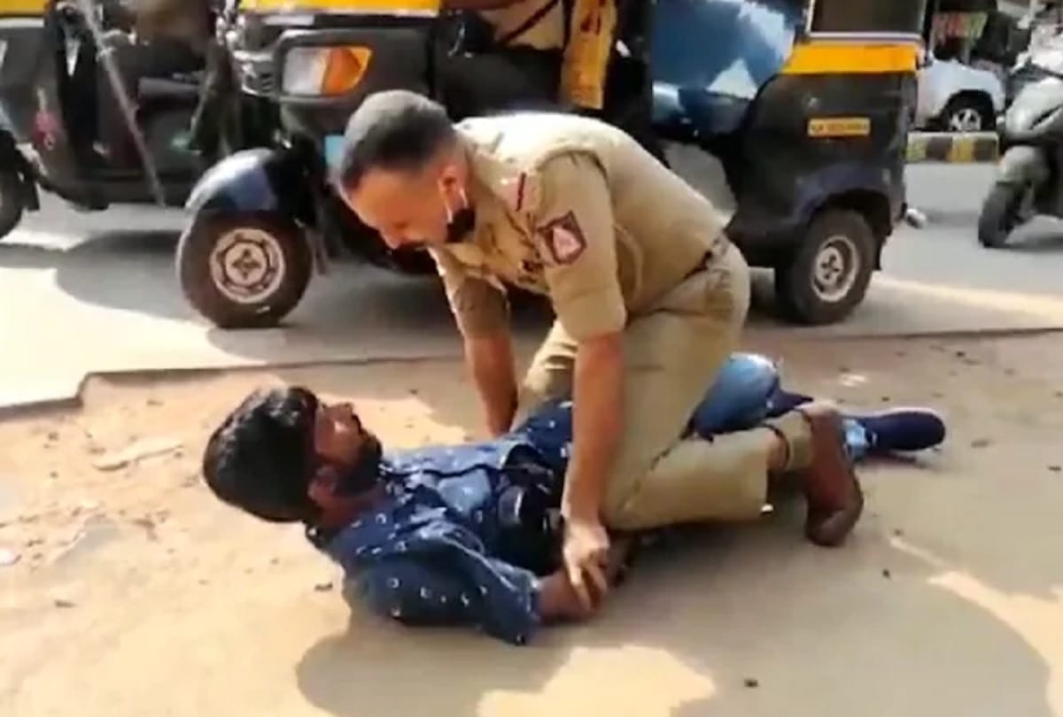 Karnataka: ARSI runs amidst busy traffic in Mangaluru, catches mobile robber, video goes viral