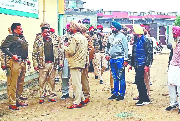Registration number on Skoda car used in shooting at village Lehra Khana turned out to be fake