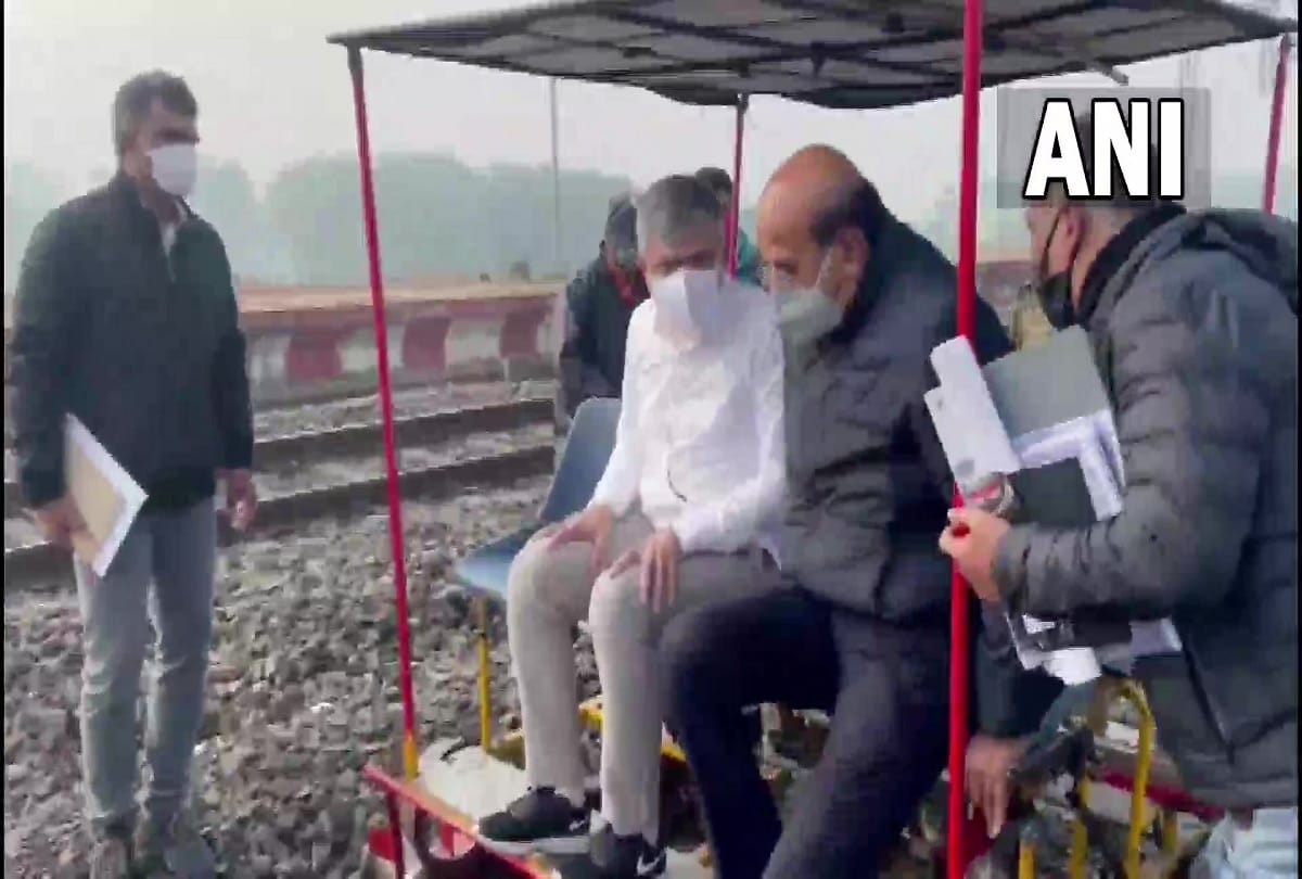west bengal train accident bikaner guwahati express derailed jalpaiguri railway minister visit rescue operation casualties live news updates in hindi