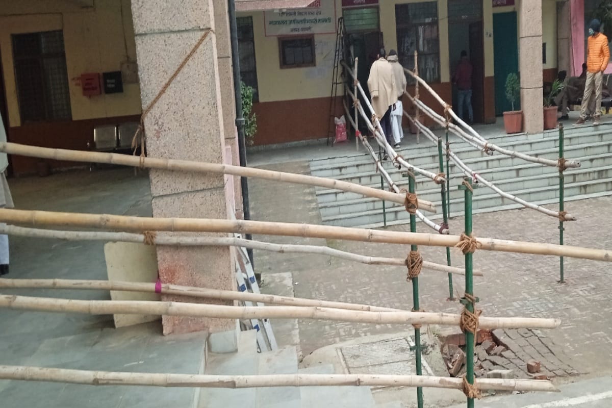 Enrollment process in tight security from today: Two barriers will be built in 50- 50 meters outside Shamli Collectorate