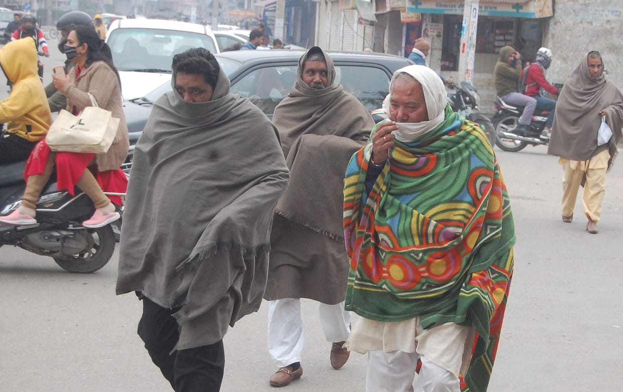 Suryadev's indifference is falling heavily on the people, the cold wave continues