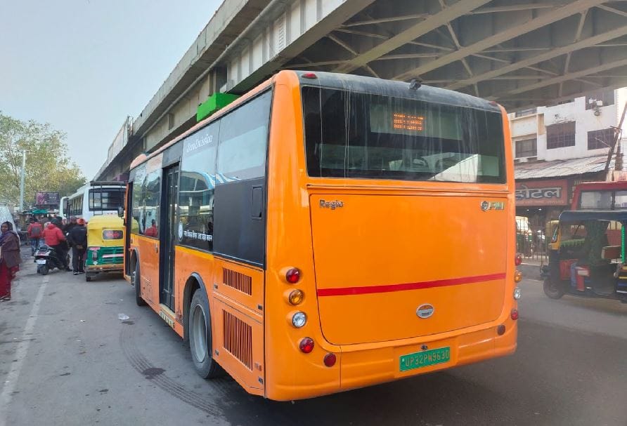 aachar sanhit varanasi photo of pm Modi cm Yogi removed from electric buses after Samajwadi party complaint