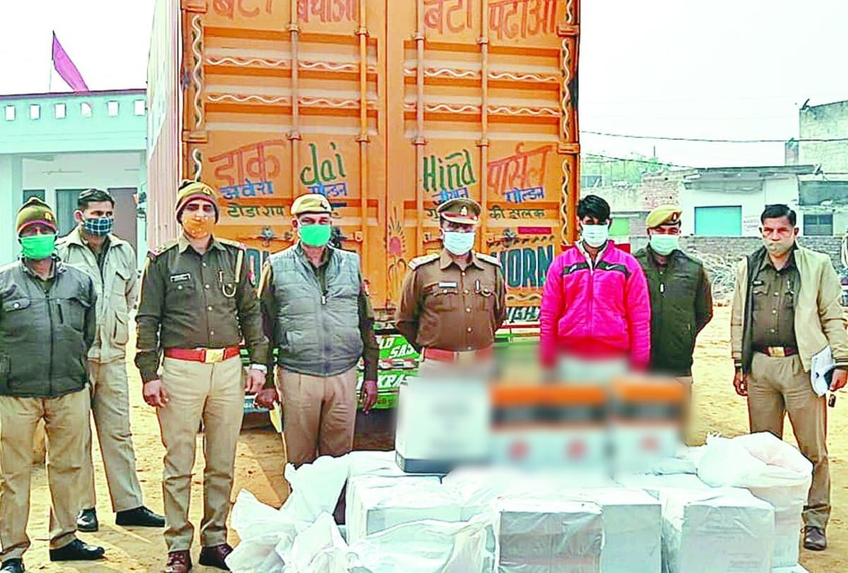 Police recovered foreign liquor worth 16 lakhs from the container during checking in Agra