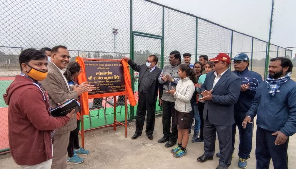 Players got lawn tennis court
