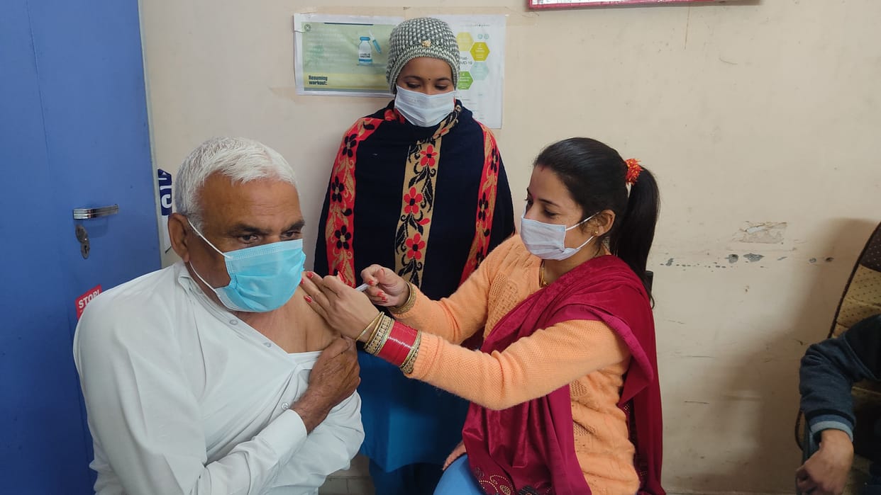 Corona vaccination completed one year, so far only half the population has applied the second dose