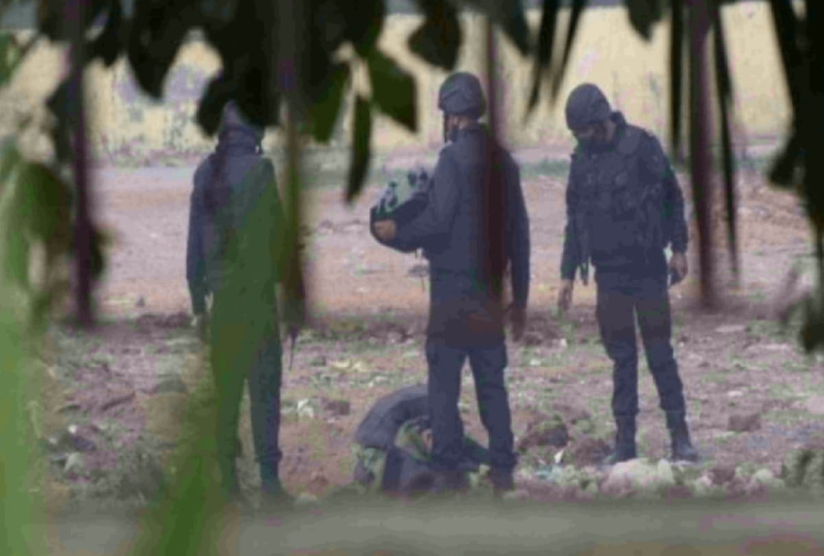 IED found in Ghazipur flower market kept in abandoned bag in iron tiffin NSG identified by robotic container