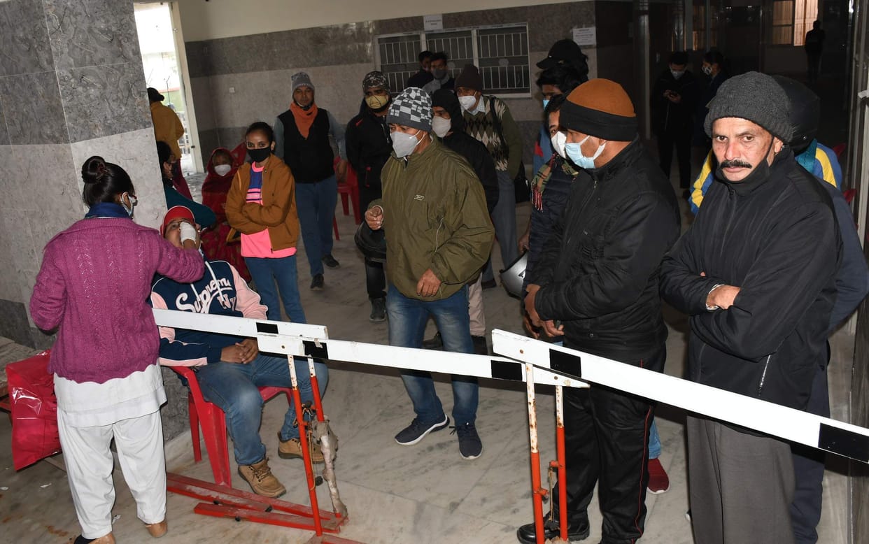The number of patients crossed seven hundred, one died