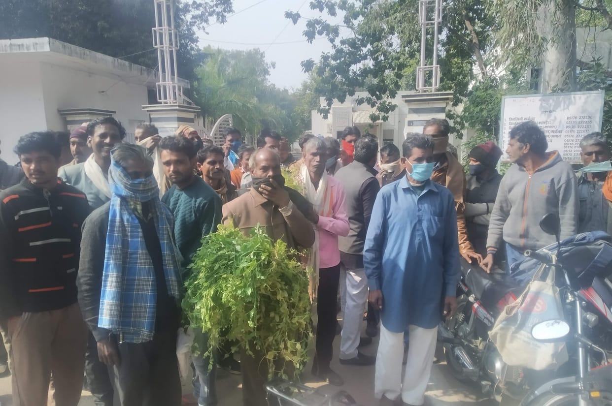 Demand for compensation of crops destroyed by rain hailstorm from DM