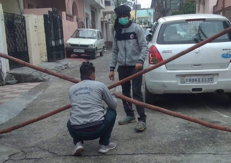 214 corona infected including three people of civil court found