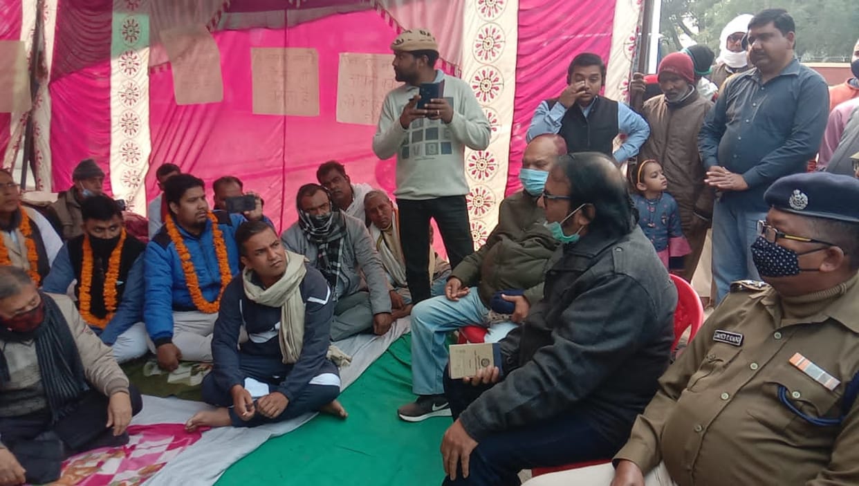 Fasting started for the demand of train stoppage