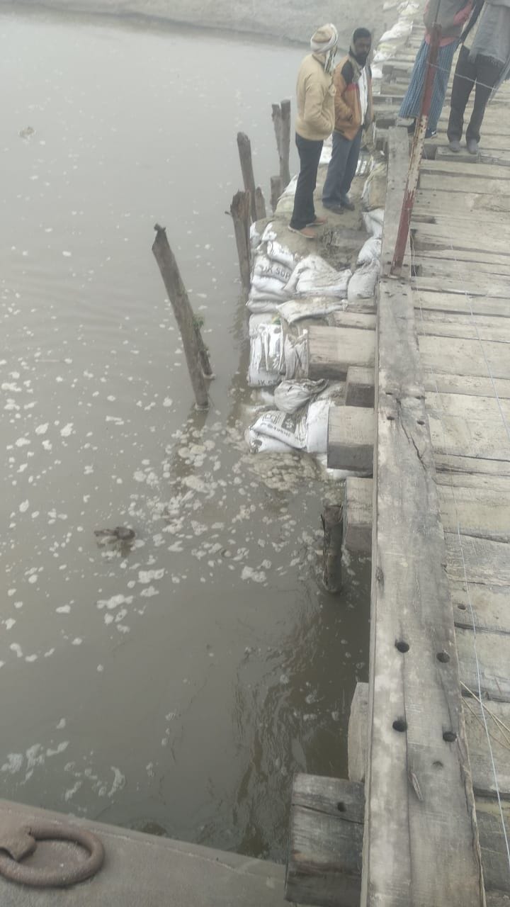 Contact road of Pantoon bridge built at Haidalpur Ghat damaged