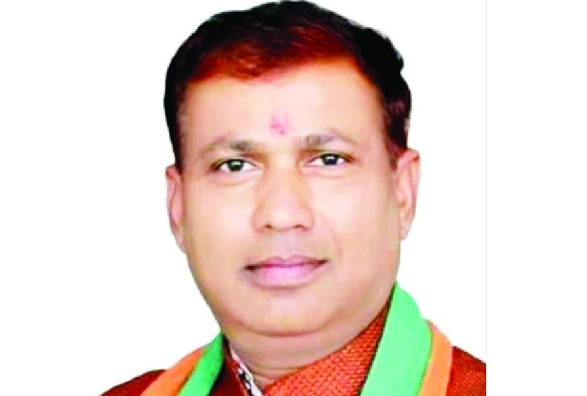 Shikohabad MLA Mukesh Verma joined Samajwadi party in Lucknow
