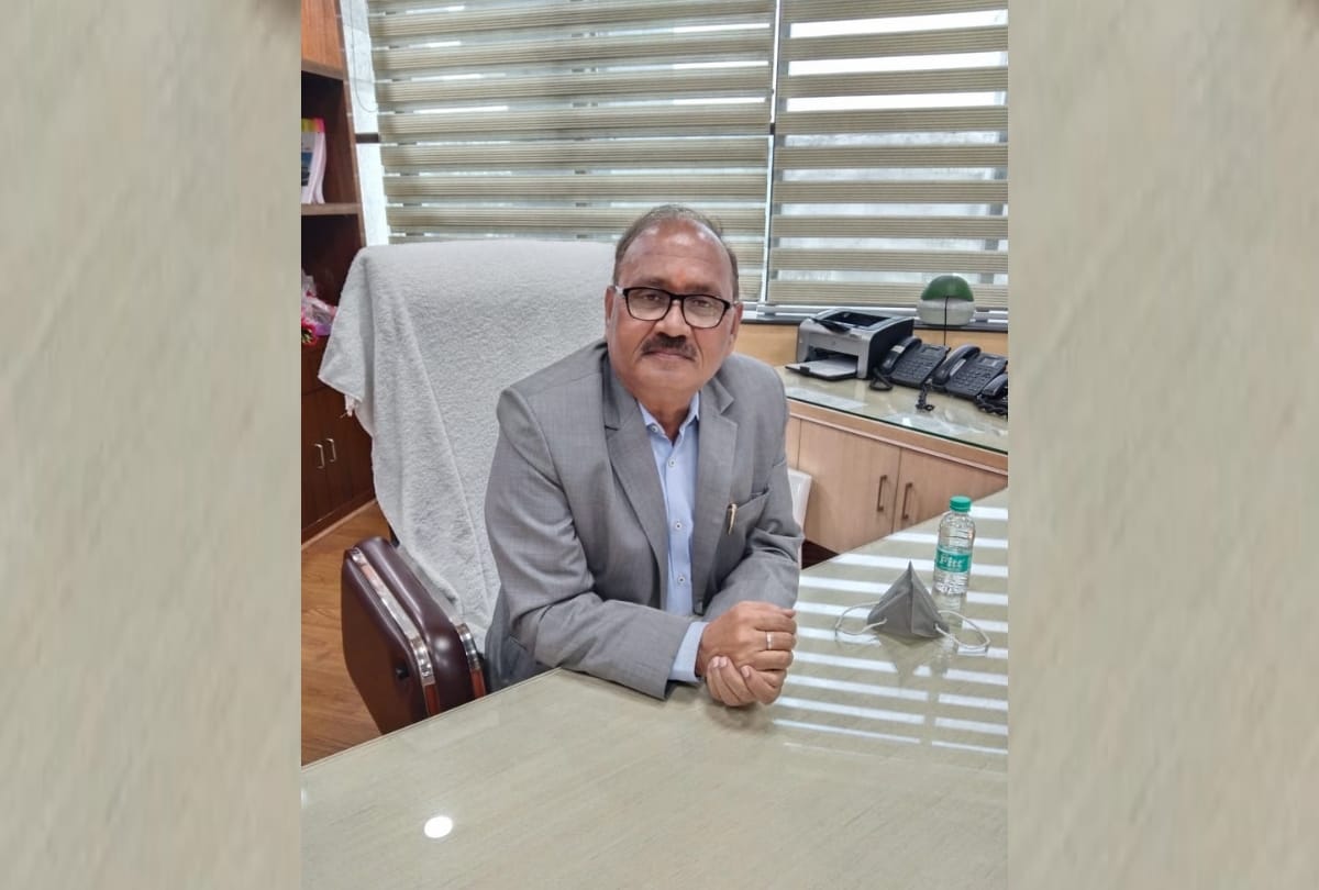 Prof Pradeep Mishra takes charge as AKTU vice chancellor.
