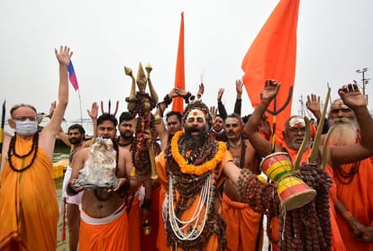Prayagraj Magh Mela: Lakhs of devotees take dip in Sangam on Makar Sankranti