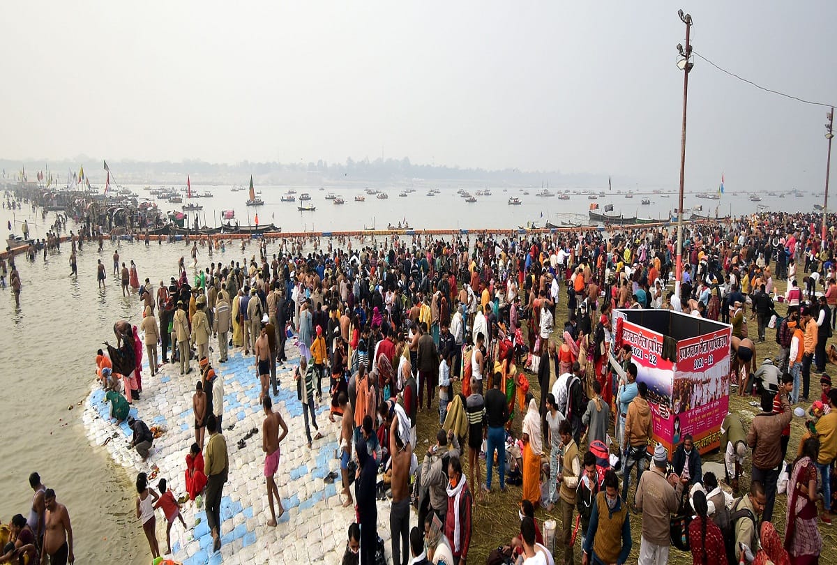 Prayagraj Magh Mela: Lakhs of devotees take dip in Sangam on Makar Sankranti