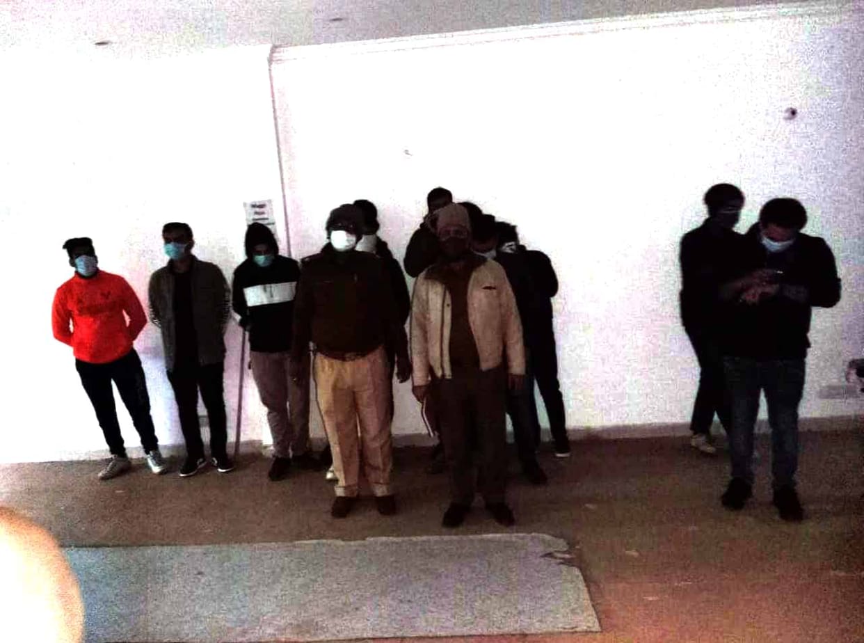 16 teens caught betting on snooker table