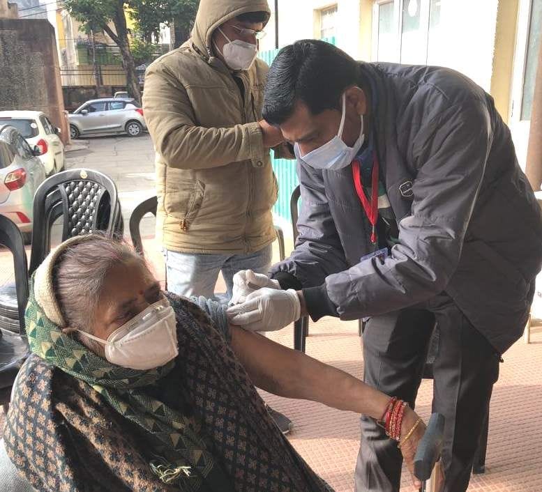 Corona infected 148 people including 71 tourists