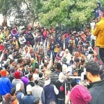 सीकरी में जितेंद्र फौजदार के आवास पर जुटे समर्थक