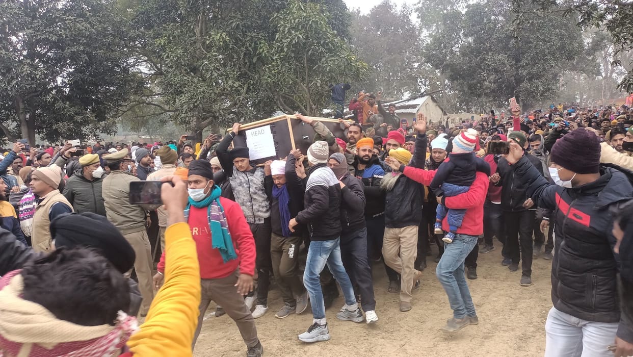 Crowds gathered to bid their last farewell to Lal