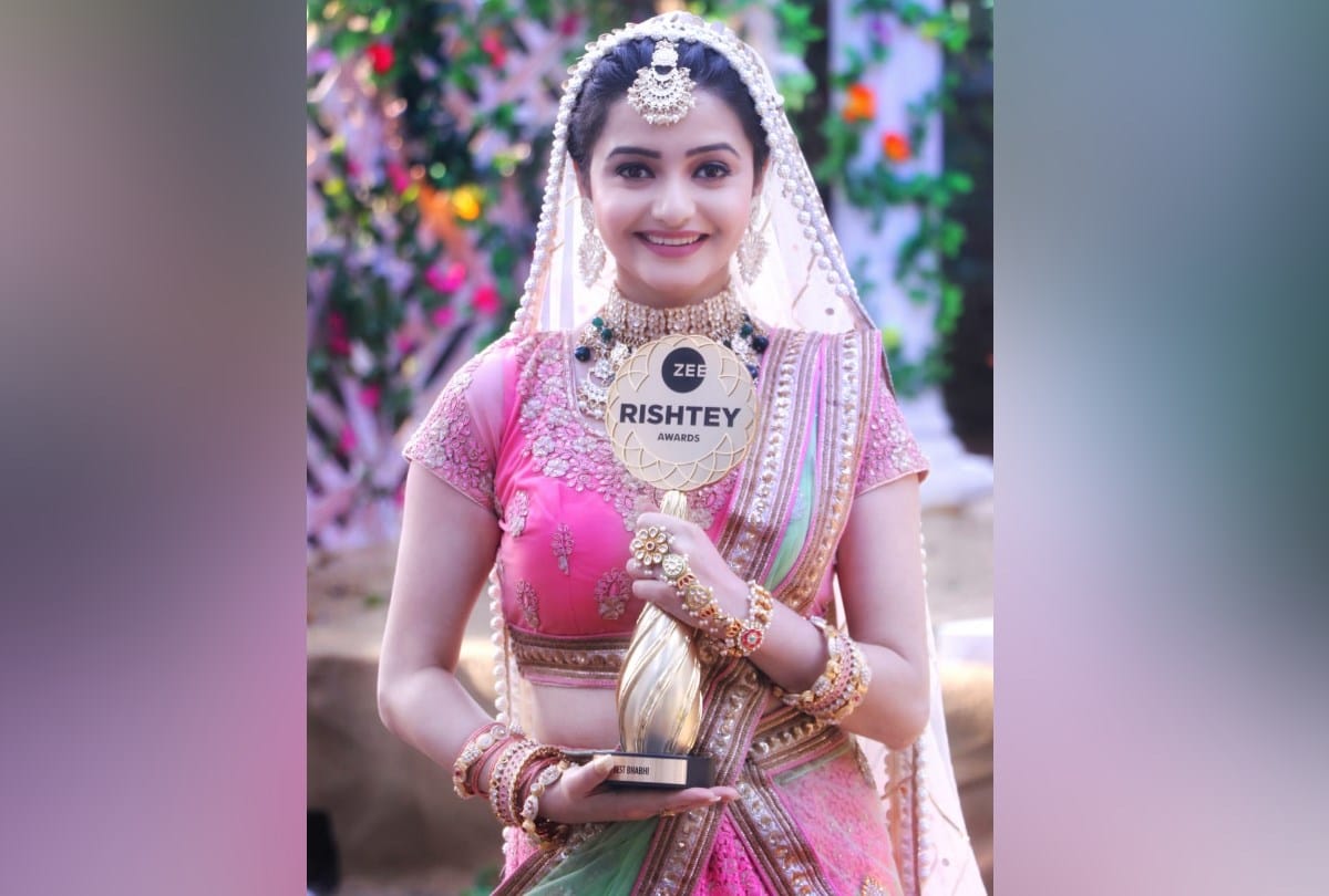 Shimla Girl Simran sharma get zee rishtey awards 2022