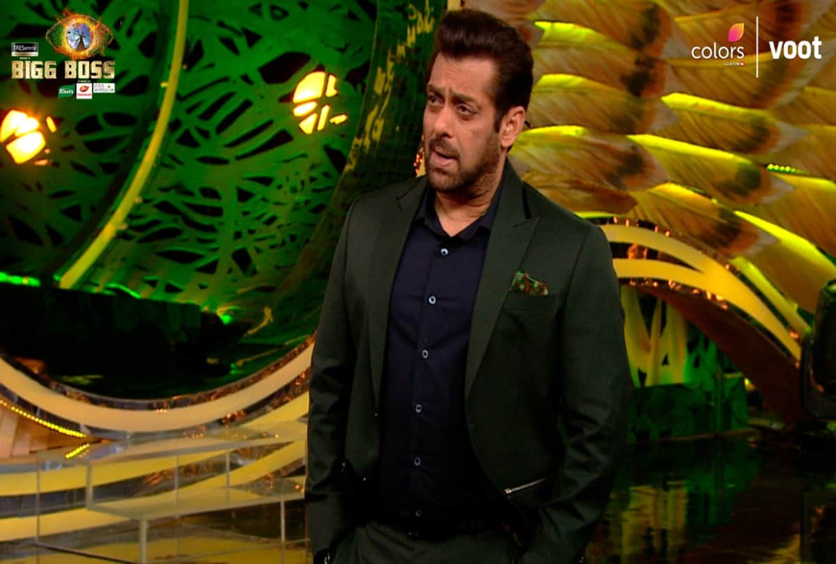 Tejasswi Prakash reacting angrily to Salman Khan and Rakhi Sawant teasing her boyfriend Karan Kundrra with Shamita Shetty.