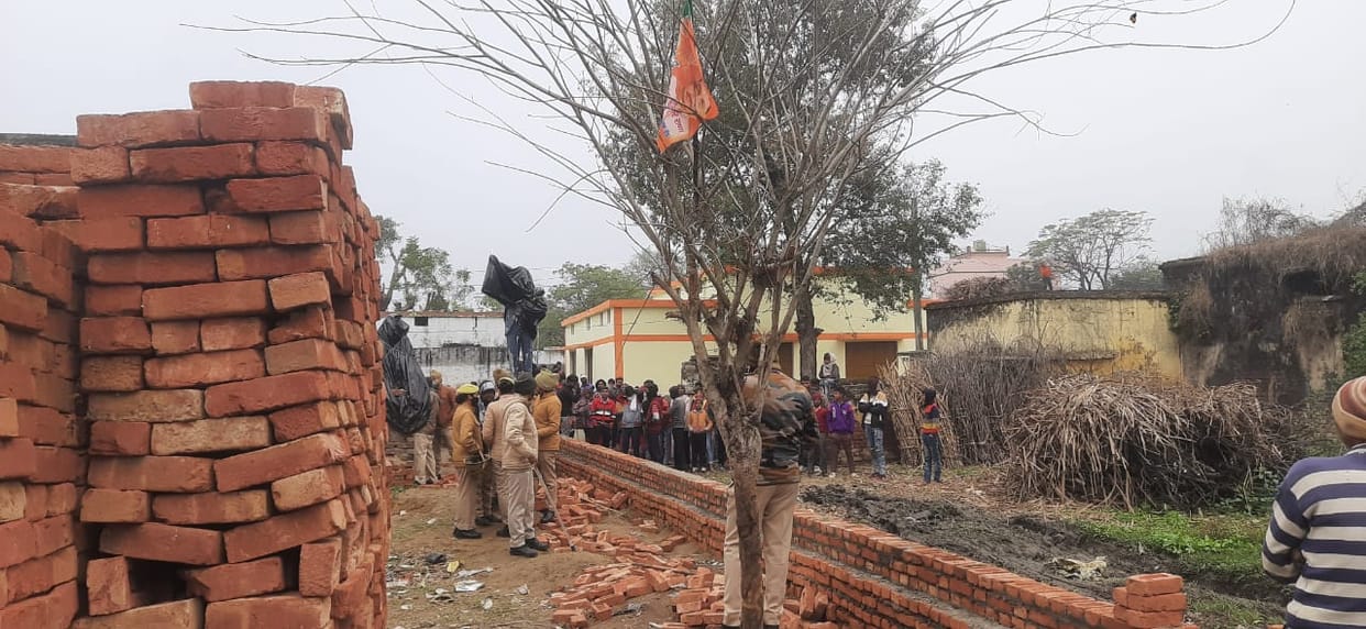 Construction work stopped after dispute in Mubarakpur Gambdi
