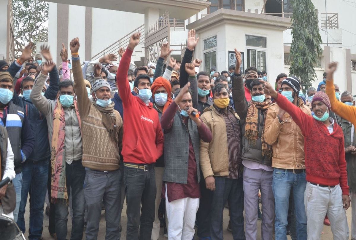 bjp leader sk sharma supporters protest outside bjp district office in mathura