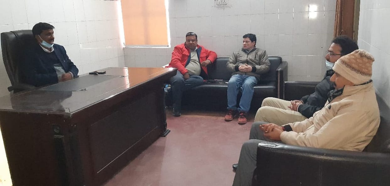 Staff on duty in L-2 hospital, doctor absent