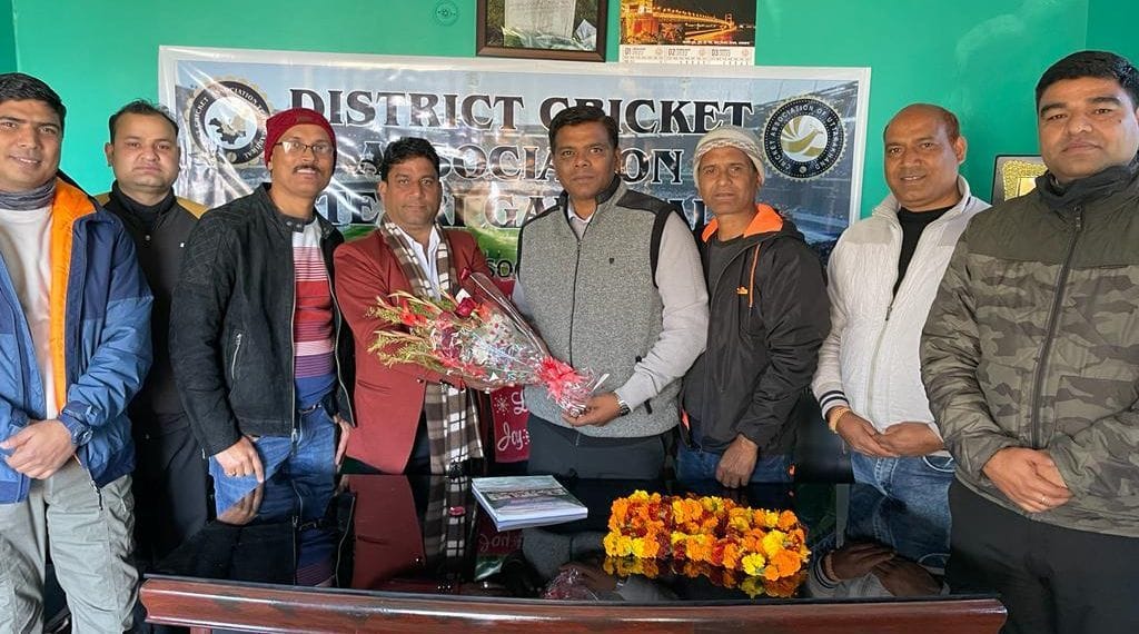 Make efforts together to promote cricket