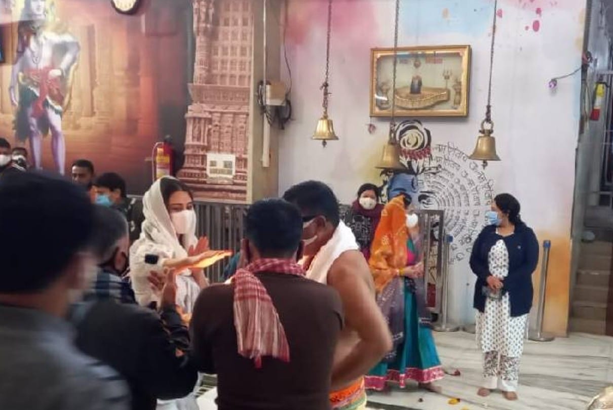 Ujjain: MP objected to film actress Sara Ali Khan's Mahakal Darshan, said - how was permission given to Nandi Hall