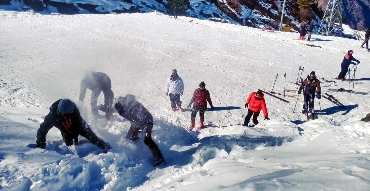Tourists celebrated World Snow Day with local people in Auli