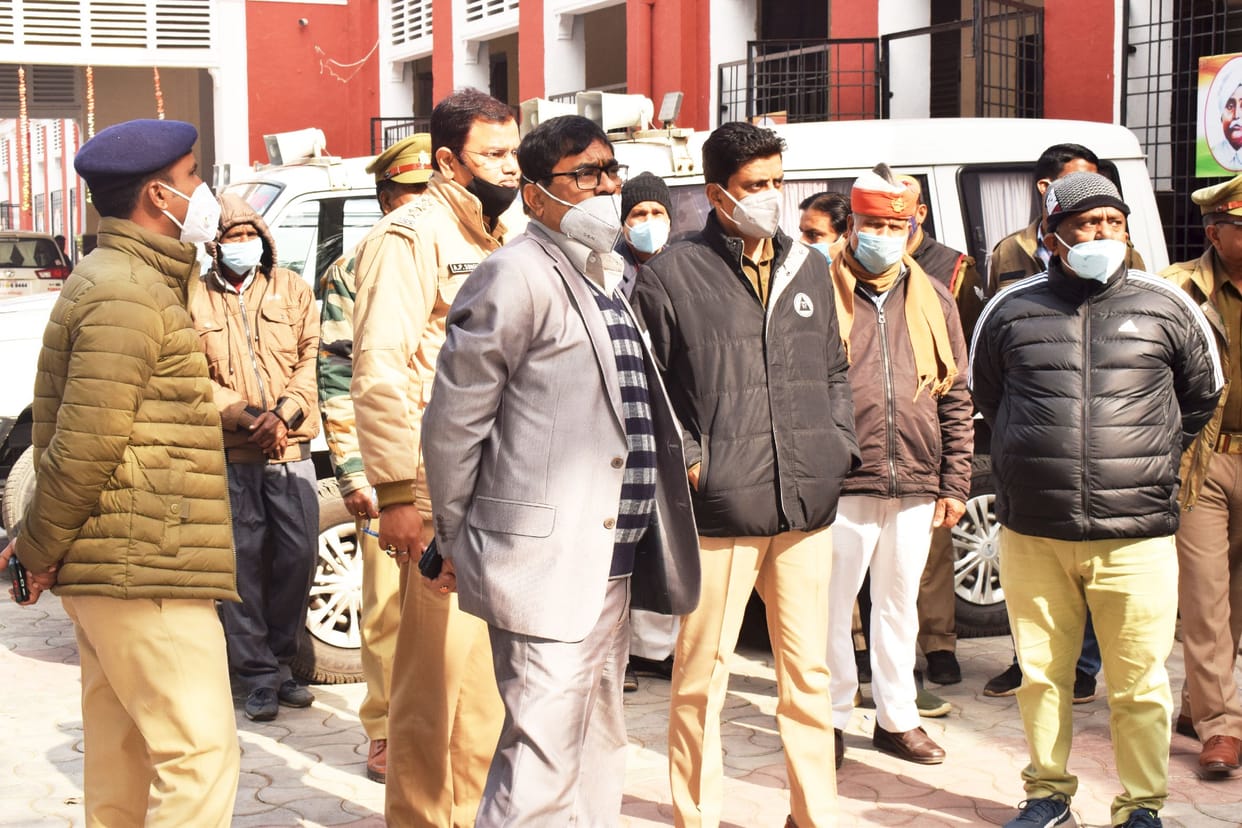 The officers inspected the Collectorate premises for barricading