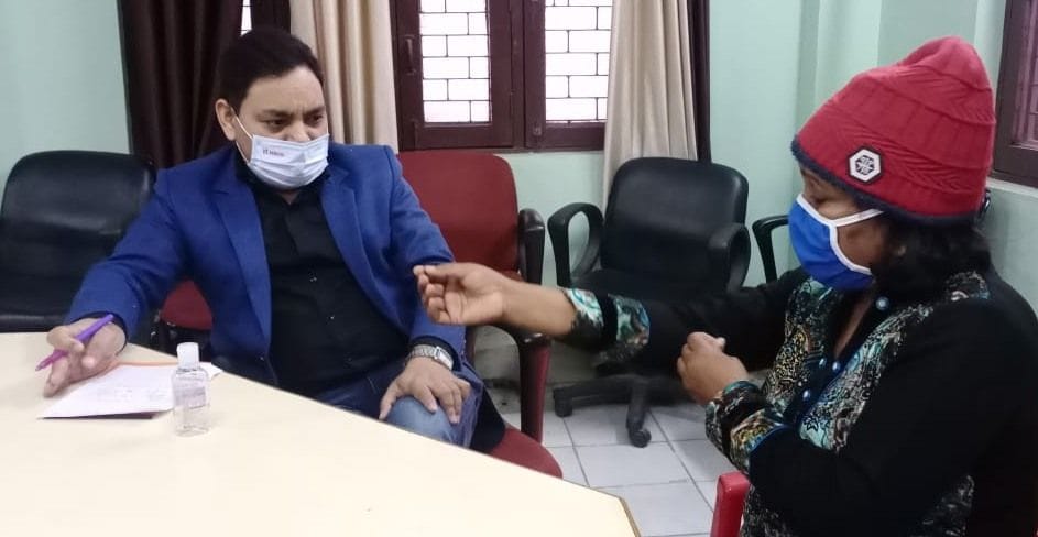 Health checkup of 36 people in press club