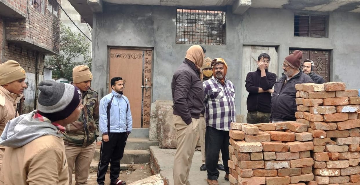 Retired inspector accused of occupying the road