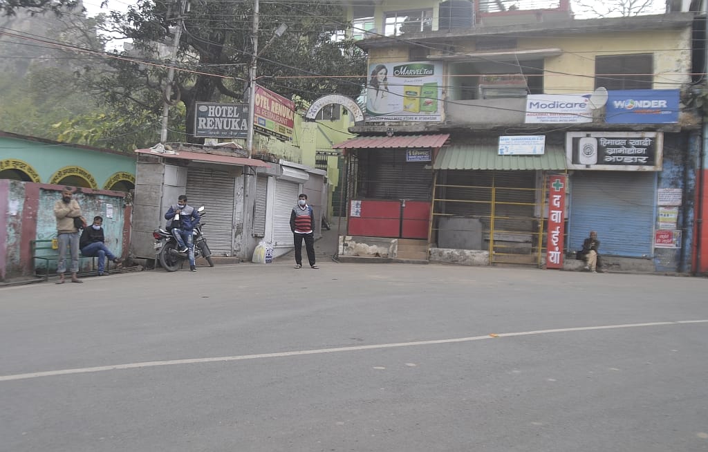 60 bus rout were closed on sunday in sirmaur district- people facing problem