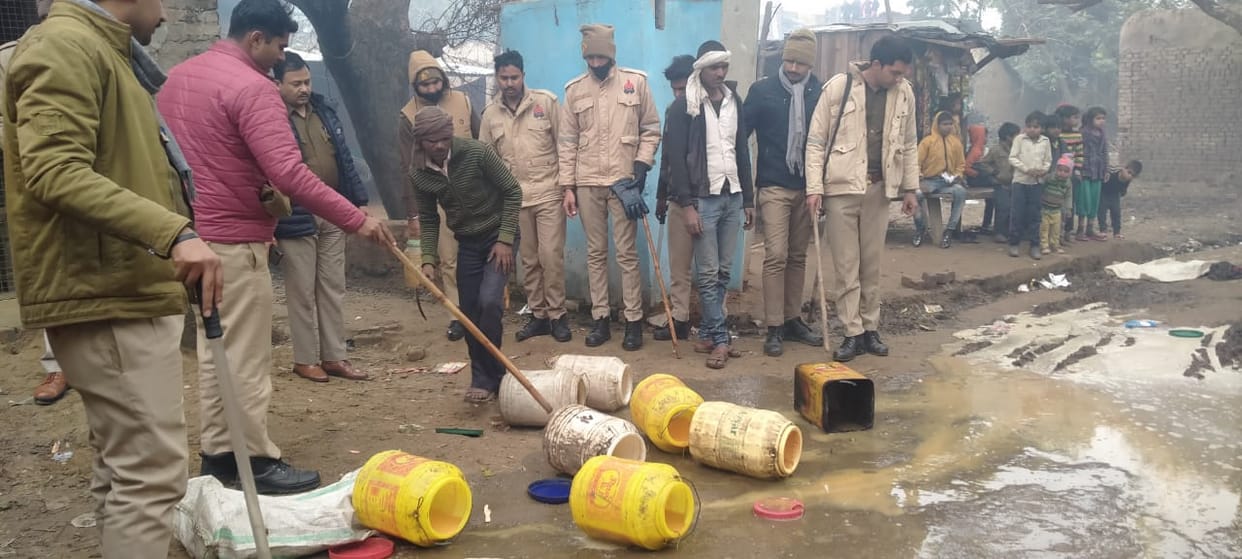 29 accused including 11 women arrested with illegal liquor